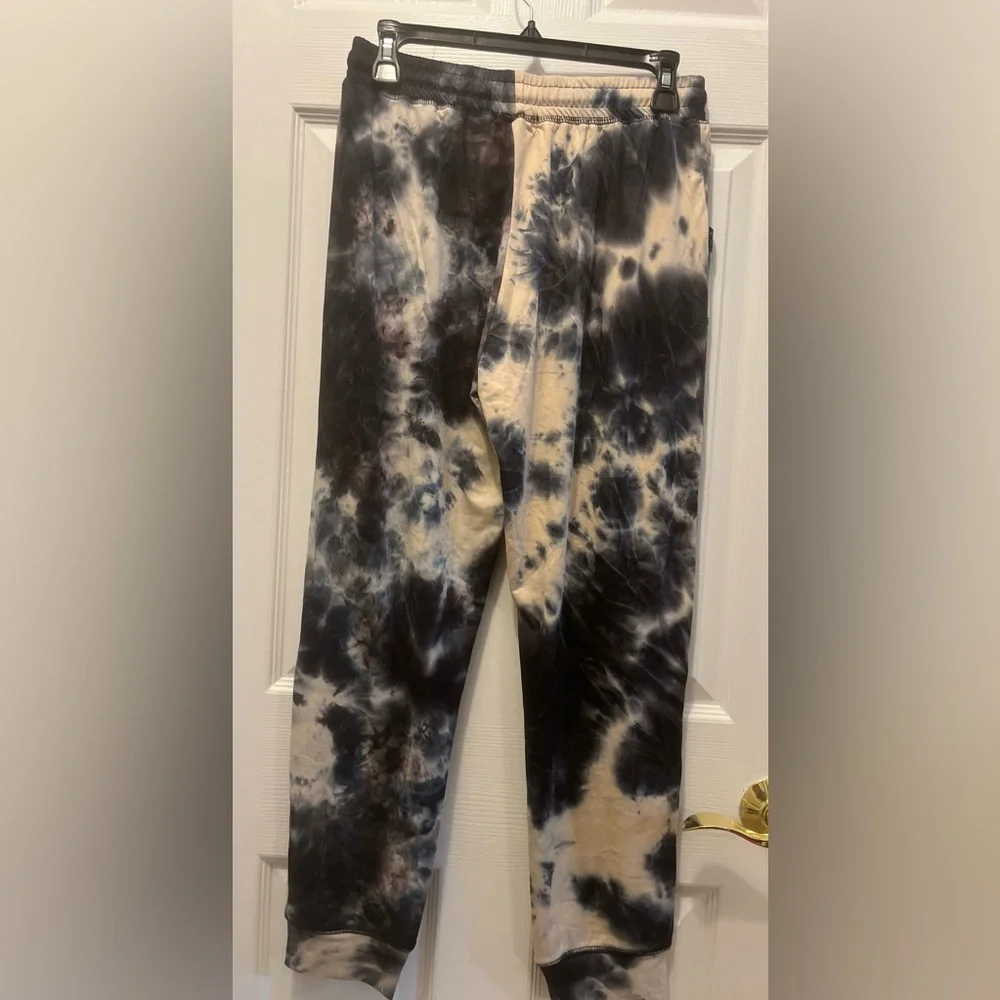 NWT Francesca's collection Pamela Tie Dye High Rise Sweat Pants Blue
